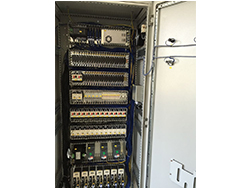 1463729639697288.jpg 群英機(jī)床膠片機(jī)分揀線電控柜.jpg