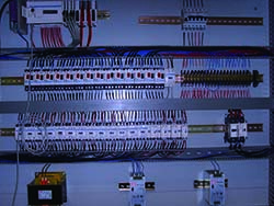 1463731123504034.jpg 切割機(jī)電控柜.jpg