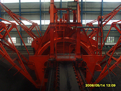 1463731475124289.jpg 云南昆明鋼廠600T雙斗輪混勻取料機.JPG